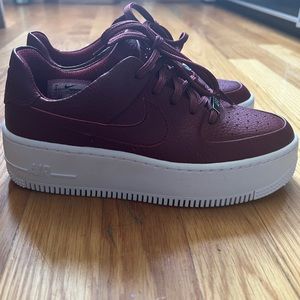 Nike Air Force 1’s af1’s sage low team red